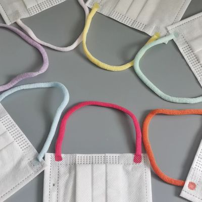 A orelha elástica macia do conforto de 3 dobras dá laços no cabo elástico liso macio 6mm coloridos da corda