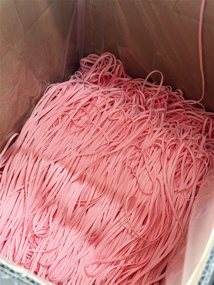 as faixas elásticas coloridas 5mm da orelha da máscara protetora dão laços na corda para o plano da máscara