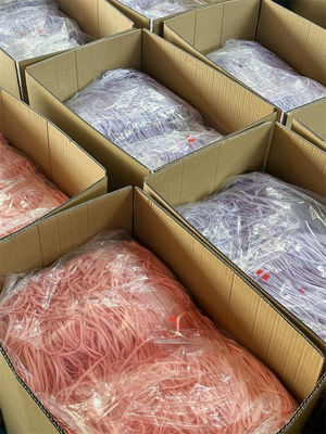 as faixas elásticas coloridas 5mm da orelha da máscara protetora dão laços na corda para o plano da máscara